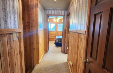 Toste Cabin- Spacious 3BR Cabin in East Village! - Foto 26