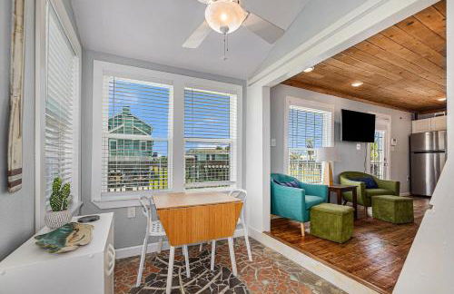 Captain Dan's Beach House - Photo 10