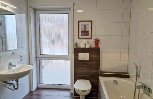 Cozy Apartment: Design Superior Suite Zentral - Küche - Balkon - Foto 10