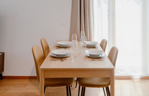 Modern 2BDR Apartment - Business Zone - Free Garage Parking - Photo 11