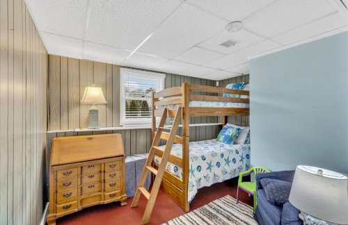 Cirlene's Beach Retreat - Photo 19