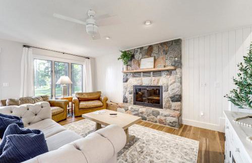 Scenic Cottage with Private Dock on Torch Lake - Foto 4