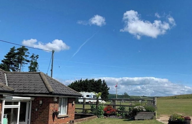 Queen Bower Farm Lodge - Foto 1