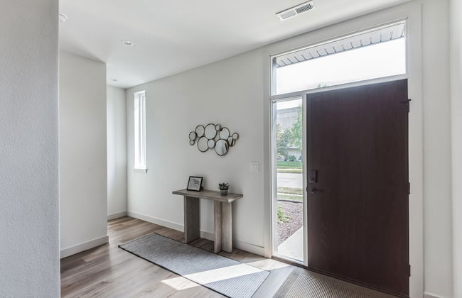 New Modern Townhome With Rooftop Patio 2 Bedroom Townhouse by RedAwning - Foto 19