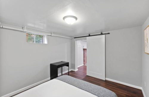 Stately 5BR Historic Retreat - CozySuites - Foto 20