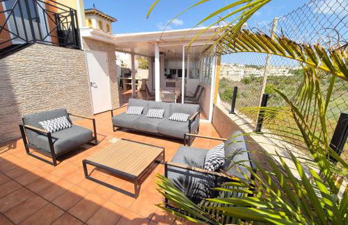 3 BDR House near La Zenia PRIVATE lounge terraces, fire places, BBQ, kitchen, parking - Foto 2