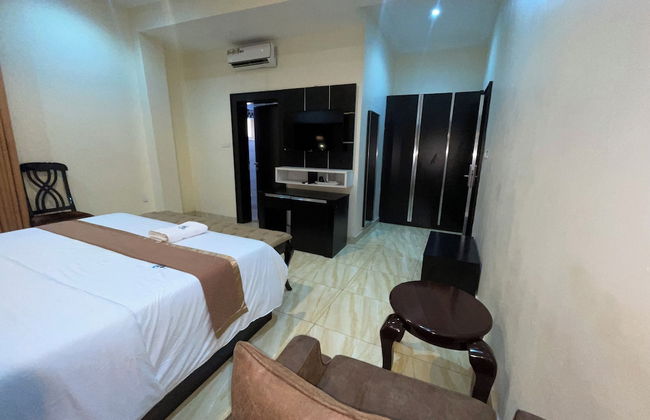 Aaron's Place Luxury Apartments & Rooms - Photo 19