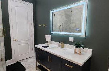 The Luxe Building- 2 Bedroom Apartment in Metropolis - Photo 17