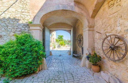 Son Costa, villa típica mallorquina con piscina - Photo 51