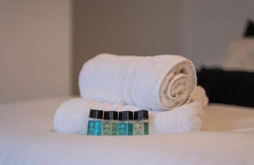 Central 1BDR Apartment By Torr Property Group Short Lets & Serviced Accommodation With Free WiFi Stratford Upon Avon - Foto 15