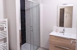 Le Nayrac l Hypercentre l Parking privé - Photo 8