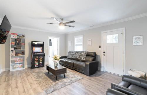 Winston Sleeps 16 - 2 Kitchens - Photo 11