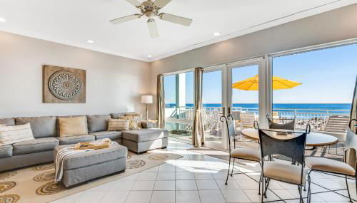 Dog-friendly beachfront dream with a wet bar & two furnished balconies - Foto 3