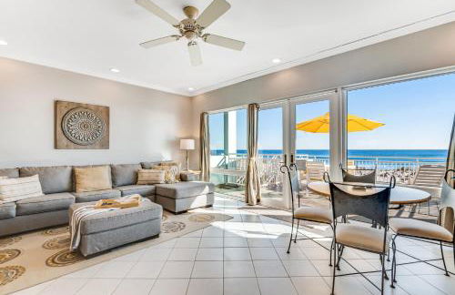Dog-friendly beachfront dream with a wet bar & two furnished balconies - Foto 3