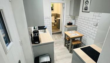 Yastayzzz Studio 2 Worcester House with Free Parking - Foto 3