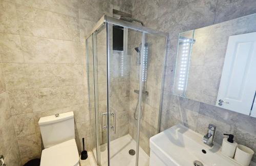 Duplex Apartment - Near North Wembley Station - Foto 9