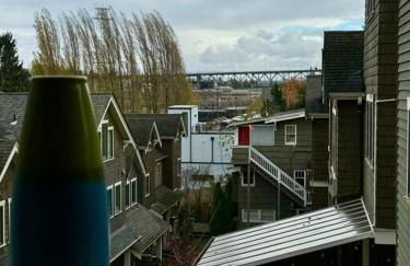 Seattle-Queen Anne--7 BR 3 BA--One Block to SPU - Foto 8