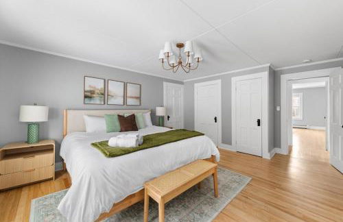 NEW l Modern Comfort wHOT TUB l NH Lakes Region - Foto 4