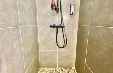 Chez Joyce - T2 Cosy & Moderne - Climatisé - Proche de la Cité médiévale - Foto 6