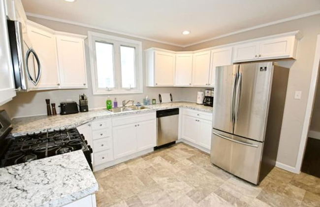 Walk to Notre Dame 3 Bedroom 1 5 Bath Home 717 - Foto 1