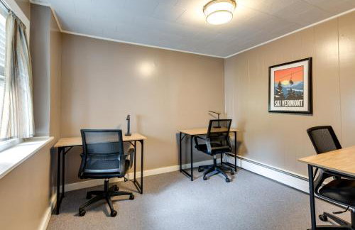 Steps to Crystal Lake Spacious Retreat with Views - Foto 14