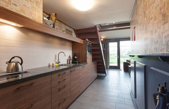 Elegant Holiday Home With Horssen With Terrace - Photo 4