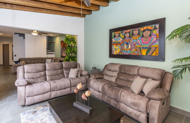 Enjoy SMA Nestled in Nueva Escondida - Foto 18