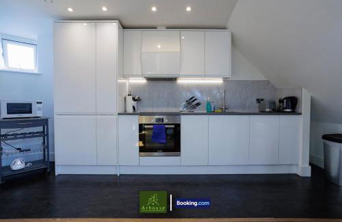 One Bedroom Apartment By Arhouse Apartments Short Lets & Serviced Accommodation Kingston With Free WiFi - Foto 6