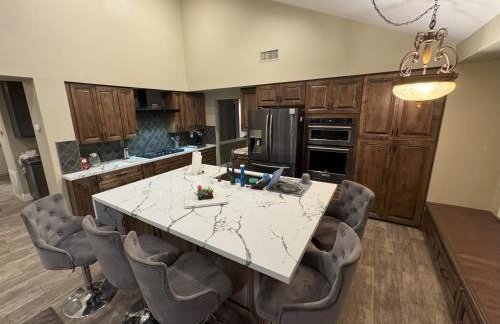 Riverside Views & Pool Retreat - Foto 63