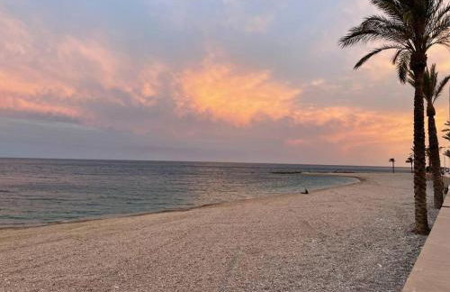 Sunny 2-bedroom apartment with sea view - Foto 19