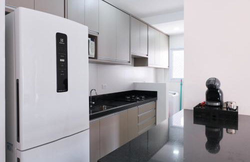 2 QUARTOS com Churrasqueira na Varanda, Piscina, Garagem interna, WiFi 500mbps, Ar Condicionado e Telas de Proteção - Foto 9