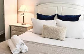 Extra-Large Downtown 5B2B Apt with Private Kitchen, Near Brown, Walk to Convention Center & PPAC - Foto 3