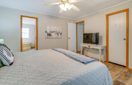 Lake Conroe Bliss Waterfront Home with Boat Ramp - Foto 15