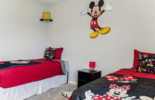 Family-Friendly 4BR Home with BBQ & Free Parking - Foto 25