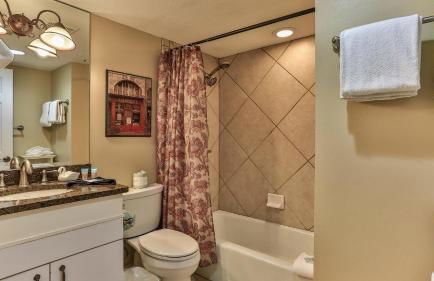 Destin Towers 111 - Beach Front 2 Bedroom Condo in Destin - Foto 10