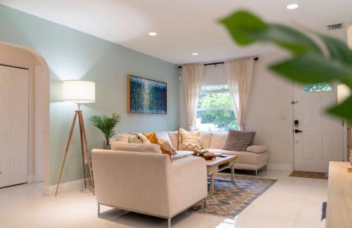 Arthaus- Fully Stocked Kitchen and Fenced Yard - Foto 11