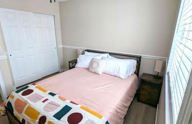 Cute Spacious Home - Photo 10