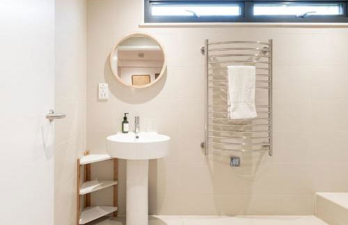 Stunning 6 Bedroom with Swimming Pool & Sauna! - Foto 7