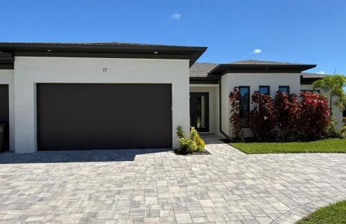 Brand New Luxury 4 bedroom heated pool home - Foto 2