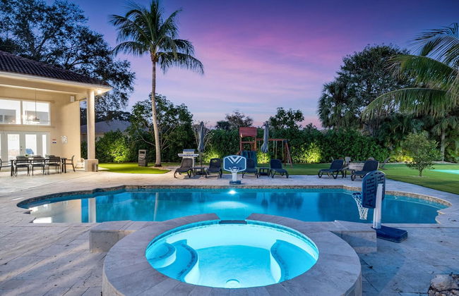 Luxurious 6-Bedroom Villa with Pool & Games - Foto 36