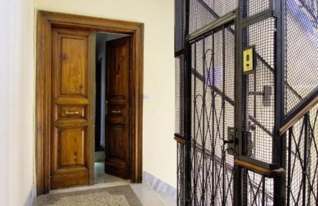 Bon Ton Design Rooms by DOT Suites - Photo 33