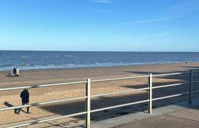 Bay escape beach apartment steps from the sea - Foto 36