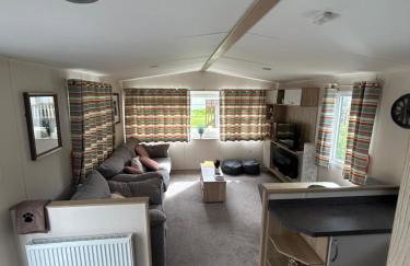 Tranquil Retreat at River Valley Country Park - Photo 10