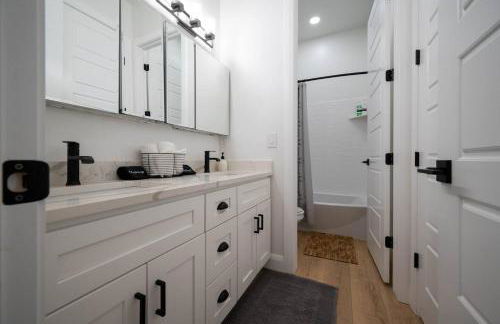 Villages Alpine P77Ski Getaway Dogs & Mtn Views - Photo 17