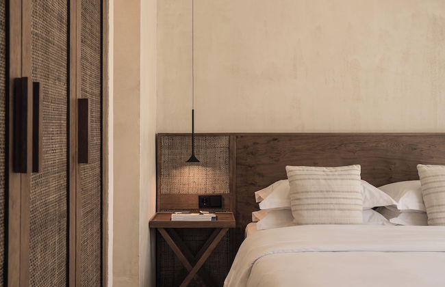 Seven Rocks Suites - Photo 16