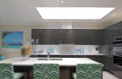 Luxurious House with private garden & Tree house - Foto 18