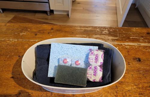 Detached luxury 5 bed house, lanscaped garden, fire pit, parking, can sleep families or workers - Foto 47