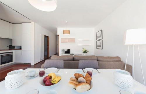 LovelyStay - Casas Brancas - Modern Apartment with Balcony & free private parking - Foto 3