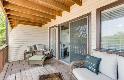 Pool Access and Lake View Osage Beach Condo! - Foto 21