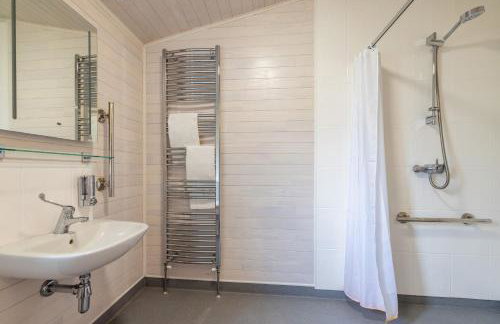 Dovestone Luxury Lodges sleeps 4 - pets welcome - Foto 12